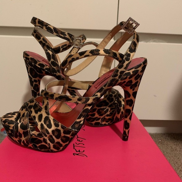 Betsey Johnson Leopard Heels - Picture 1 of 5